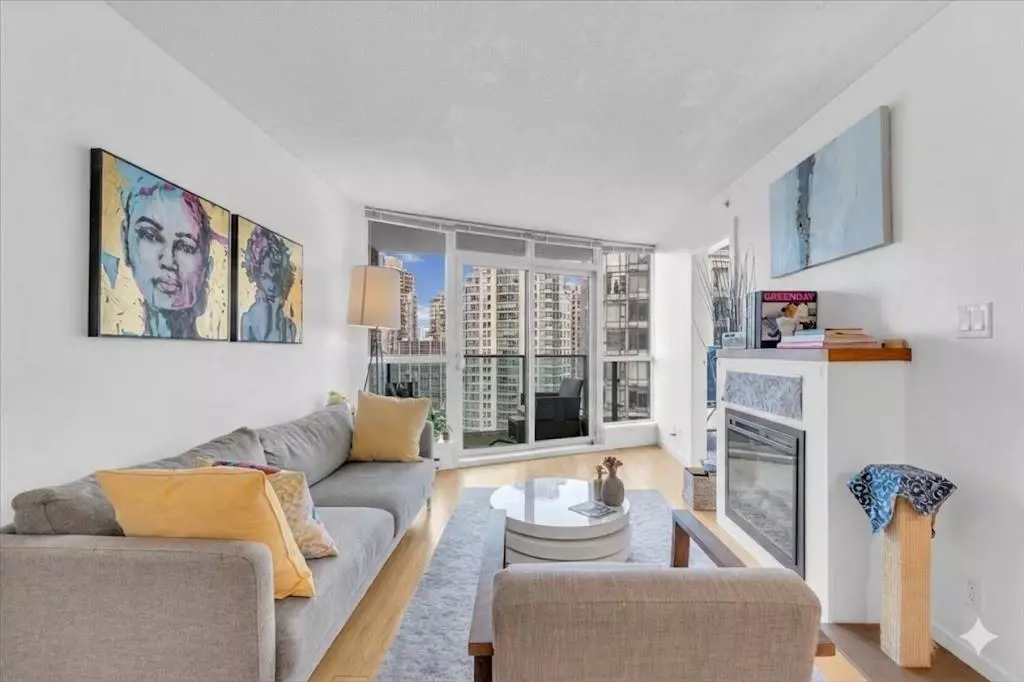 Living Room Photo of 1707 1189 Melville Street, Vancouver, BC
