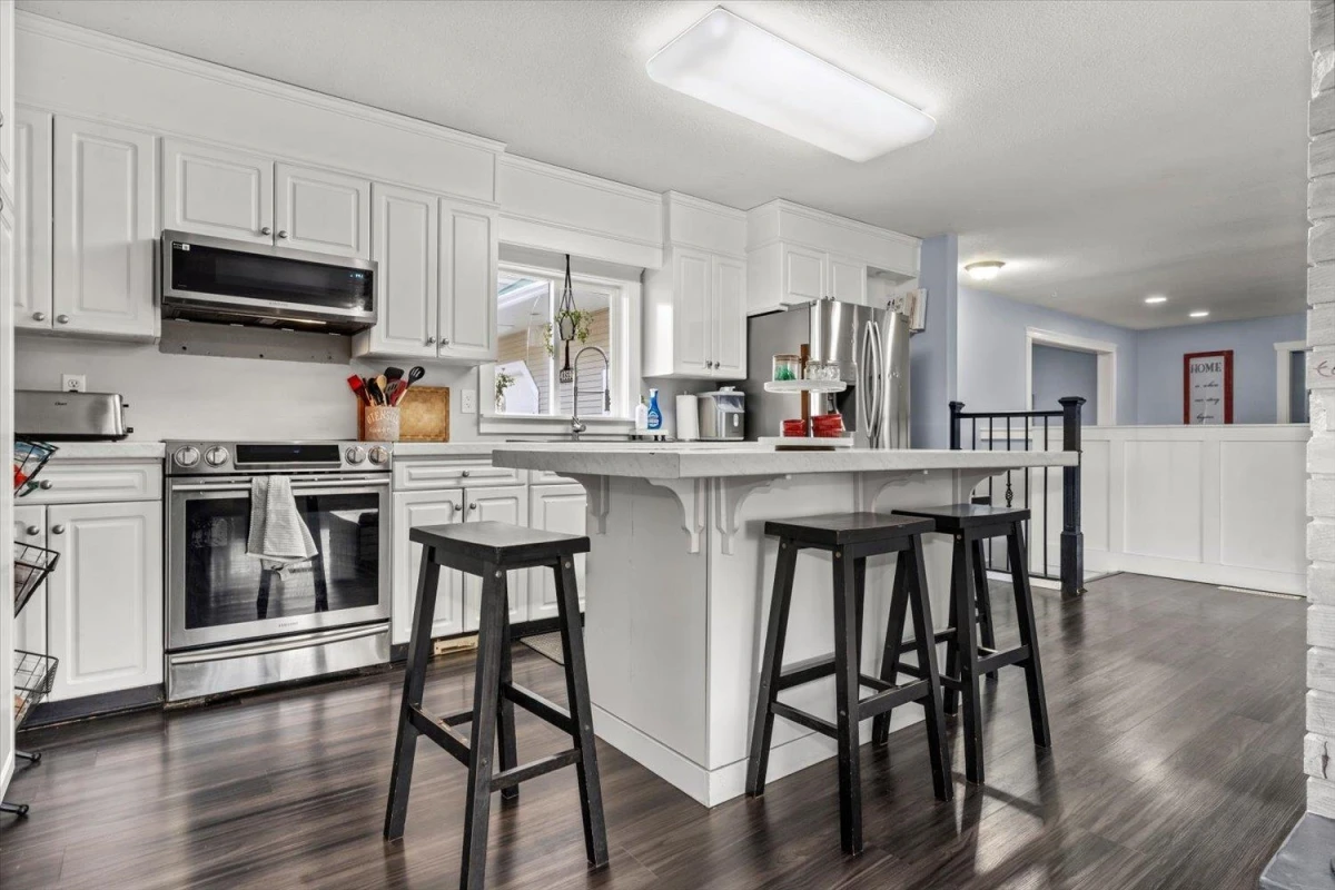 Dining Area Photo of 43590 Chilliwack Mountain Road, Chilliwack, BC