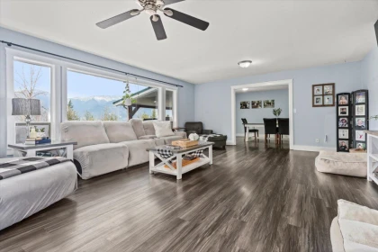 Breakfast Nook Photo of 43590 Chilliwack Mountain Road, Chilliwack, BC