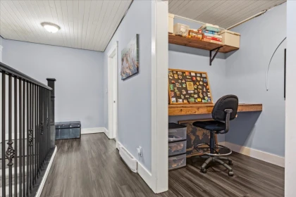 Hallway Photo of 43590 Chilliwack Mountain Road, Chilliwack, BC
