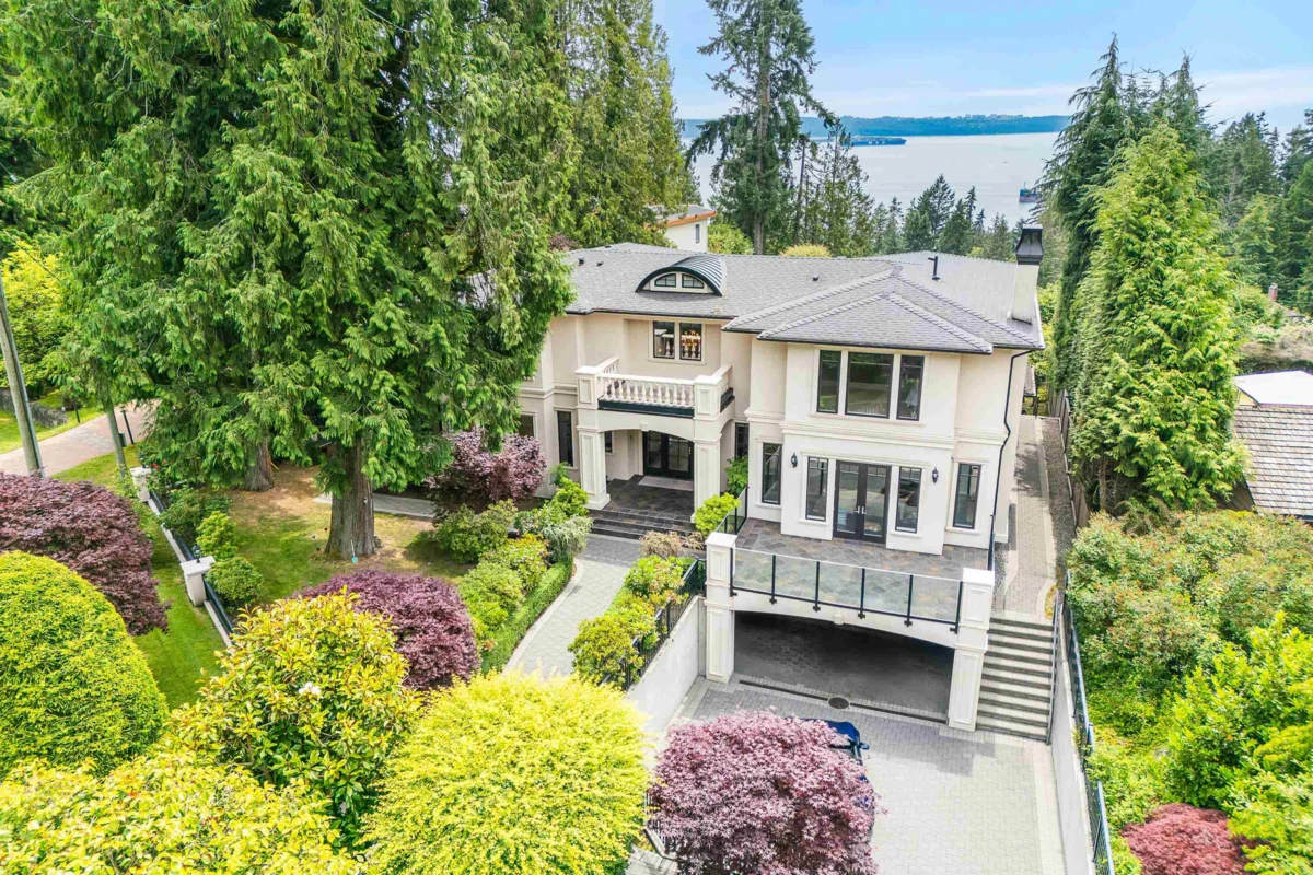 Exterior Rear Photo of 3918 Southridge Avenue, West Vancouver, BC