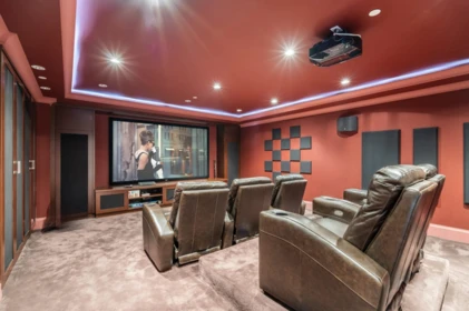 Basement Recreation Room Photo of 3918 Southridge Avenue, West Vancouver, BC