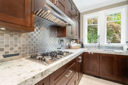 Kitchen Island Photo of 3918 Southridge Avenue, West Vancouver, BC