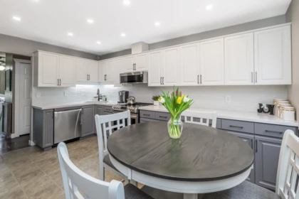 Kitchen Island Photo of 5887 184b Street, Surrey, BC