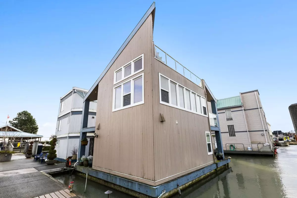 Exterior Rear Photo of 13 3459 W River Road, Delta, BC