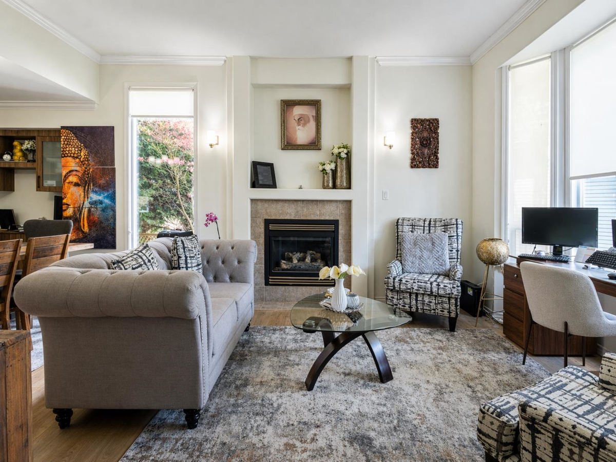Living Room Photo of 6739 178b Street, Surrey, BC
