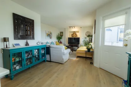 Kitchen Island Photo of 6739 178b Street, Surrey, BC