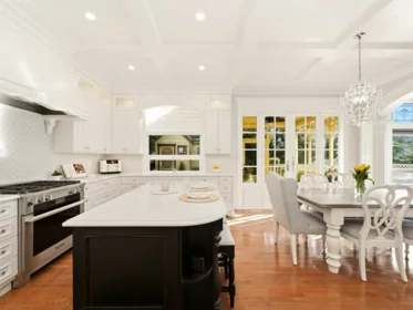 Kitchen Island Photo of 15430 34a Avenue, Surrey, BC