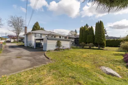 Garden / Landscaping Photo of 6664 Charles Street, Burnaby, BC