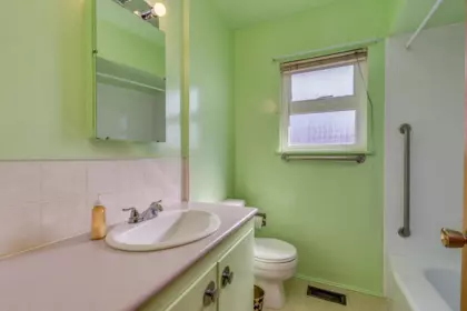 Walk-In Closet Photo of 6664 Charles Street, Burnaby, BC