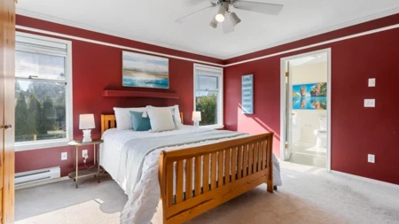 Hallway Photo of 16232 87 Avenue, Surrey, BC