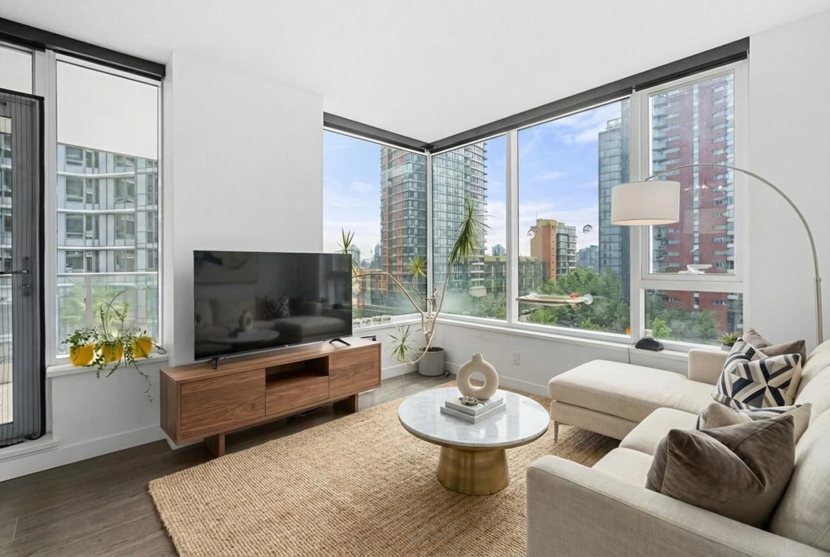 Family Room Photo of 608 68 Smithe Street, Vancouver, BC