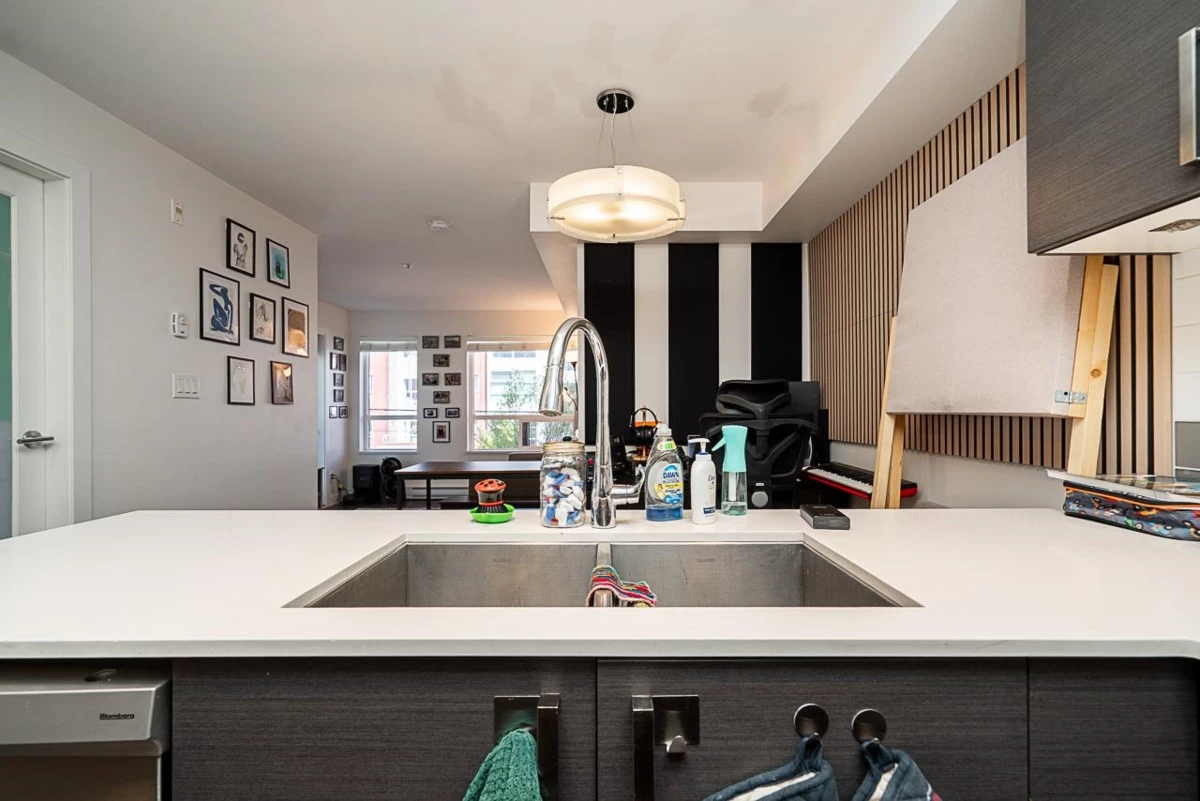Living Room Photo of 212 2858 W 4th Avenue, Vancouver, BC