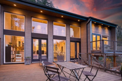Garden / Landscaping Photo of 6965 Marine Drive, West Vancouver, BC