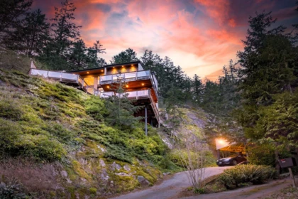 Hot Tub / Spa Photo of 6965 Marine Drive, West Vancouver, BC