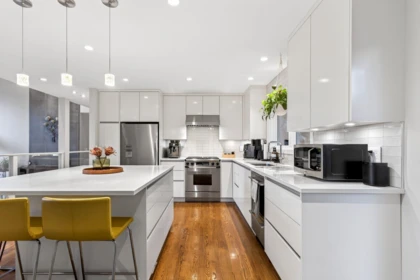 Kitchen Island Photo of 6965 Marine Drive, West Vancouver, BC
