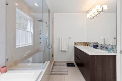 Powder Room Photo of 6965 Marine Drive, West Vancouver, BC