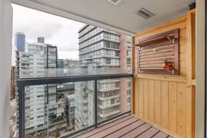 Loft / Bonus Room Photo of 2002 989 Richards Street, Vancouver, BC