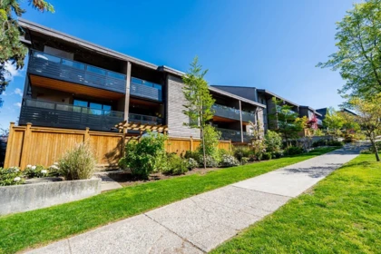 206 1549 Kitchener Street, Vancouver, BC, Vancouver — Apartment/Condo for sale