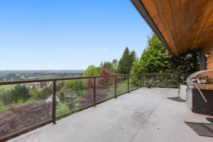 Hallway Photo of 2581 Zurich Drive, Abbotsford, BC