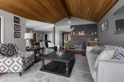 Kitchen Island Photo of 2581 Zurich Drive, Abbotsford, BC