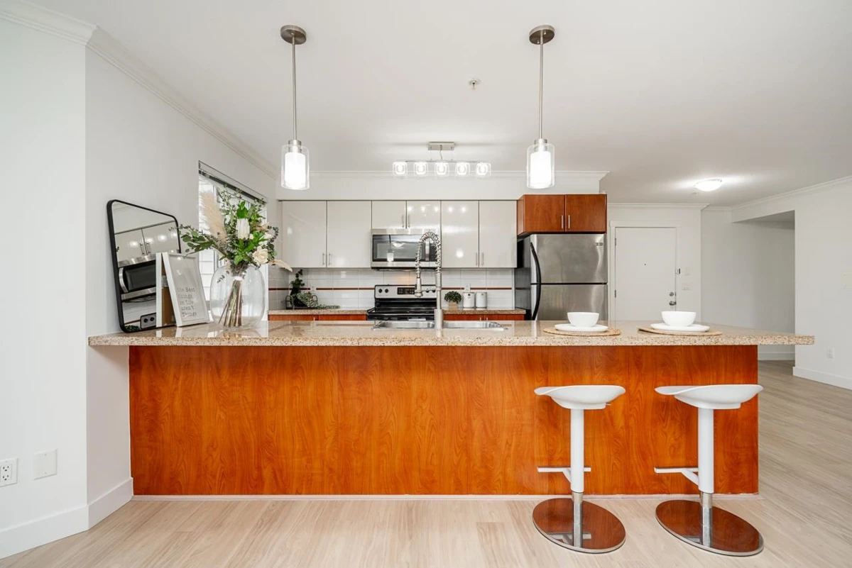 Dining Area Photo of 215 14960 102a Avenue, Surrey, BC