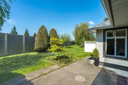 Swimming Pool Photo of 7 19649 53 Avenue, Langley, BC