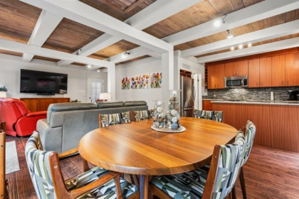 Kitchen Island Photo of 6326 Rockwell Drive, Harrison Hot Springs, BC