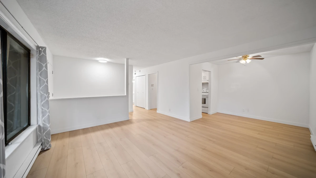 Family Room Photo of 916 10620 150 Street, Surrey, BC