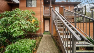 916 10620 150 Street, Surrey, BC