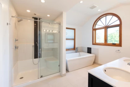 Entry Foyer Photo of 15442 Kilkee Place, Surrey, BC