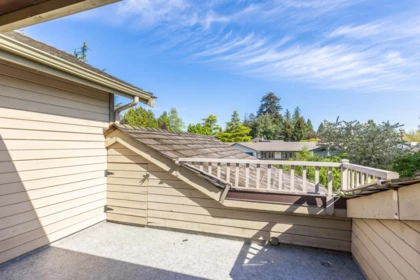 Staircase Photo of 15442 Kilkee Place, Surrey, BC