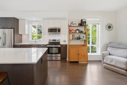 Kitchen Island Photo of 1 2423 Avon Place, Port Coquitlam, BC