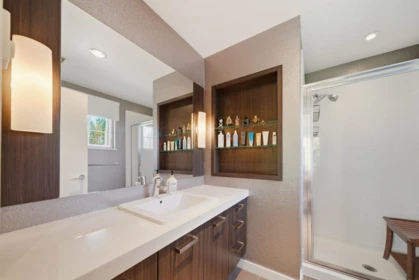 Laundry Room Photo of 1 2423 Avon Place, Port Coquitlam, BC