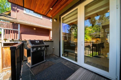 Breakfast Nook Photo of 6007 Larch Street, Vancouver, BC