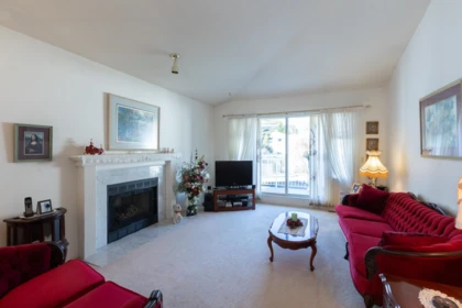 Breakfast Nook Photo of 4 13919 70 Avenue, Surrey, BC