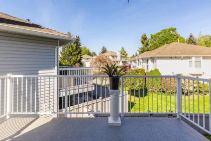 Hallway Photo of 4 13919 70 Avenue, Surrey, BC