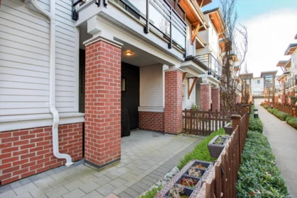 Front Yard Photo of 31 22128 48a Avenue, Langley, BC