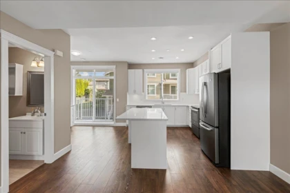 Kitchen Photo of 14 32921 14th Avenue, Mission, BC