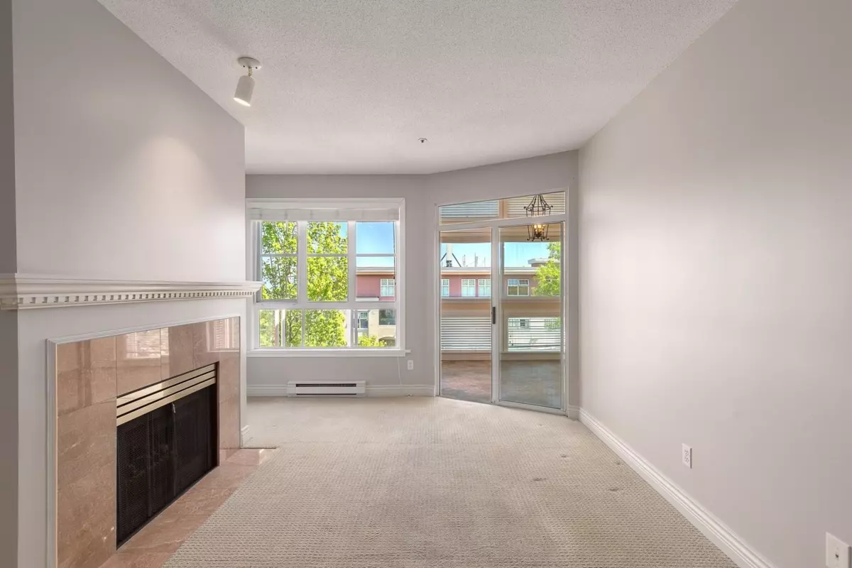 Living Room Photo of 406 3621 W 26th Avenue, Vancouver, BC