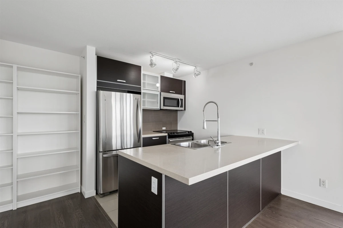 Living Room Photo of 1107 13688 100 Avenue, Surrey, BC