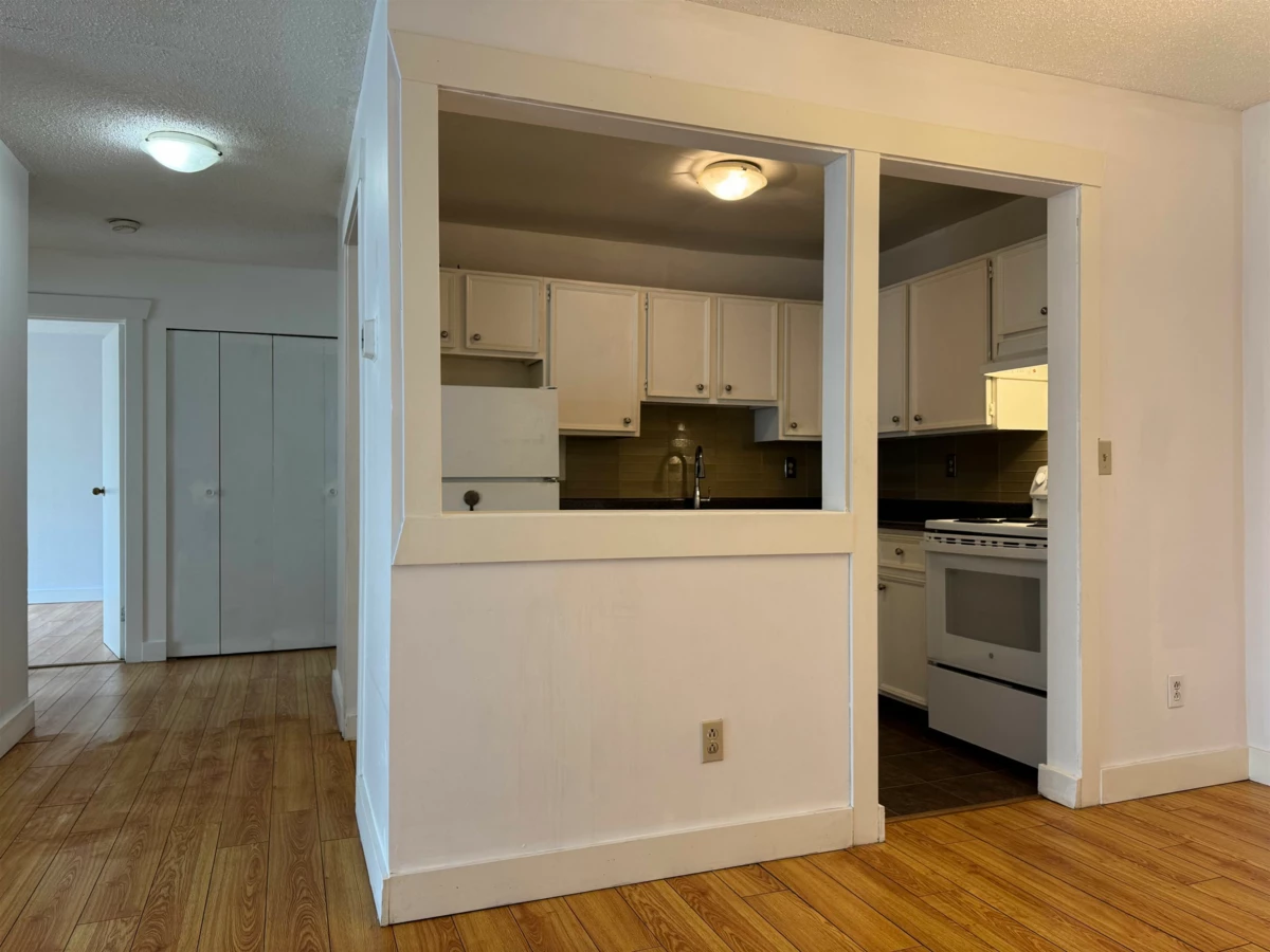 Dining Area Photo of 229 32850 George Ferguson Way, Abbotsford, BC