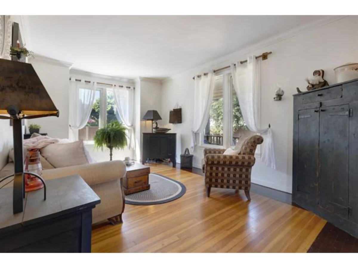 Dining Area Photo of 5690 Riverside Street, Abbotsford, BC