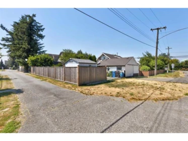 Basement Recreation Room Photo of 5690 Riverside Street, Abbotsford, BC