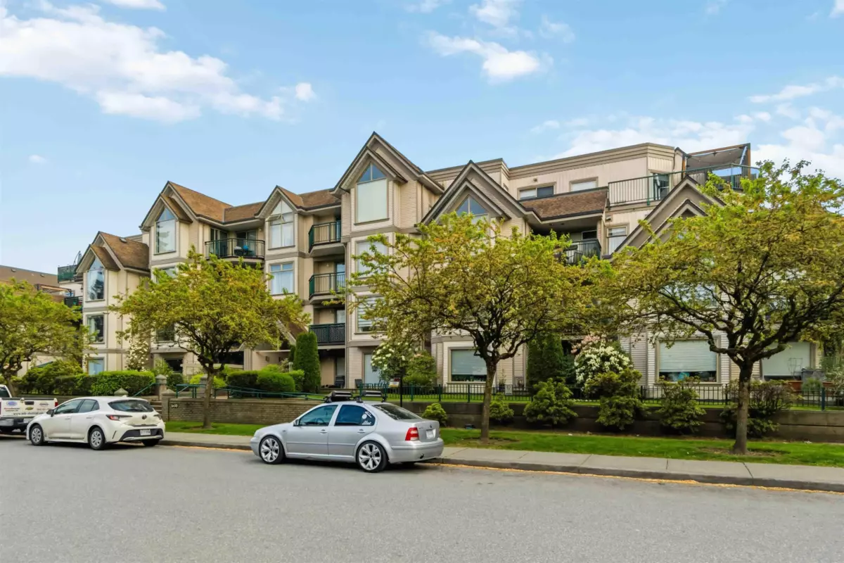 Living Room Photo of 208 1650 Grant Avenue, Port Coquitlam, BC