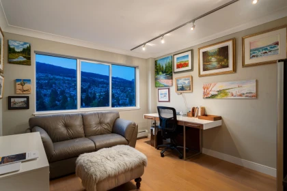Hallway Photo of 1503 150 24th Street, West Vancouver, BC