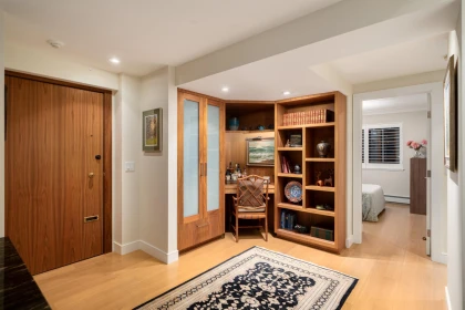 Mudroom Photo of 1503 150 24th Street, West Vancouver, BC