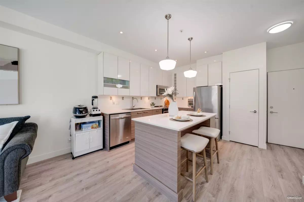 Family Room Photo of 311 16398 64 Avenue, Surrey, BC