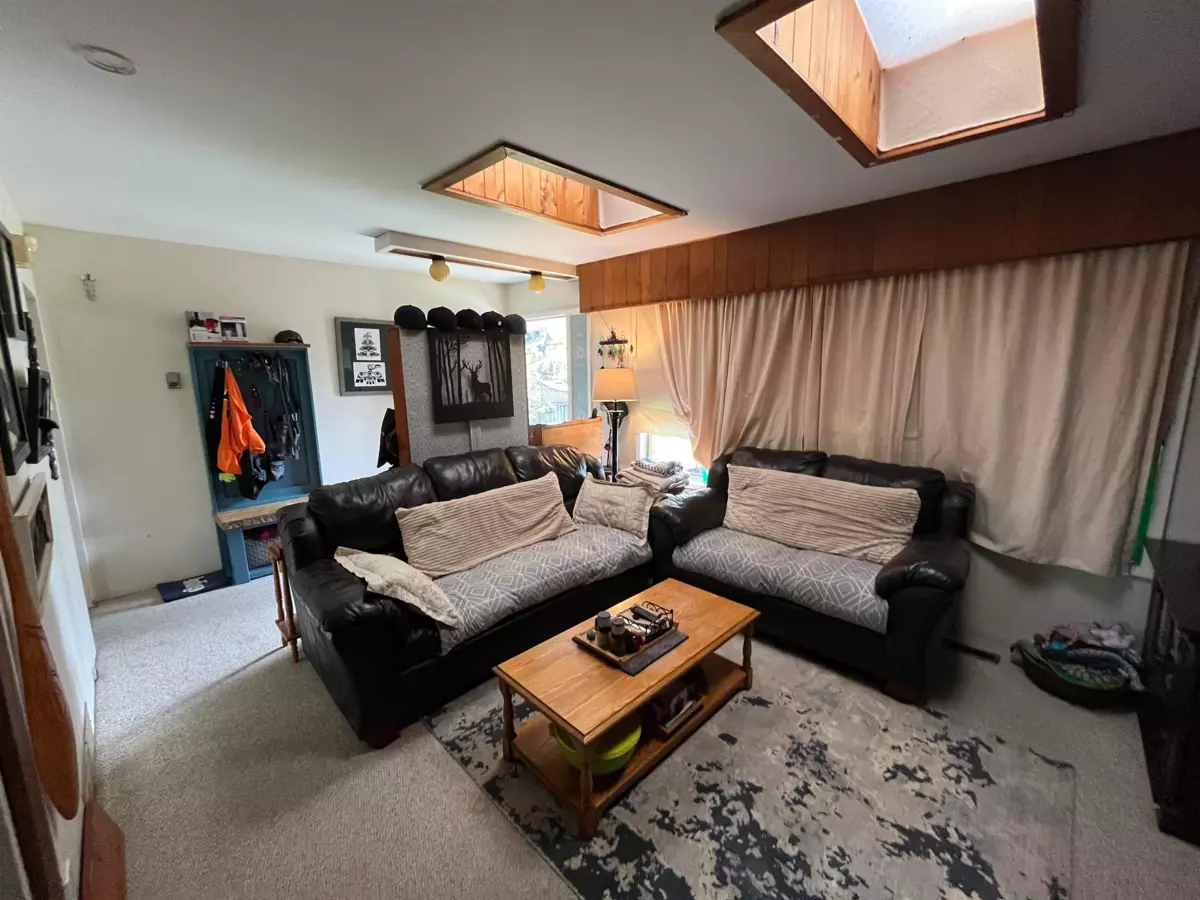Dining Area Photo of 2025 Hillside Avenue, Coquitlam, BC