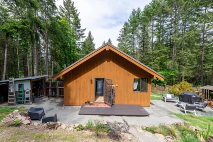 Outdoor Deck Photo of 310 Mariners Way, Mayne Island, BC